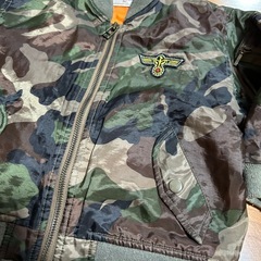 迷彩柄　キッズ　男子兼用　95cm  アウター　ジャンバー　上着　子供服の画像