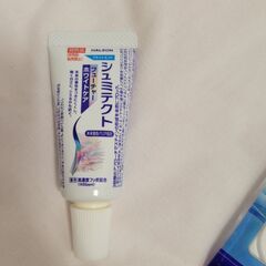 歯磨き粉、フロスの画像