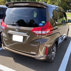 フリードハイブリッド4WD  の画像