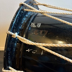 盛岡 さんさ太鼓 一尺七寸 1尺7寸 直径 約51cm　和太鼓 バチ付
の画像