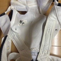 ベビービョルンBABYBJÖRN抱っこ紐メッシュホワイトの画像