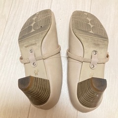 ベネビス　ストラップパンプス　21.5の画像
