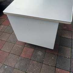 オフィスデスクの画像