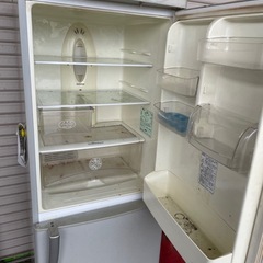 冷蔵庫無料で差し上げます　お早めにの画像
