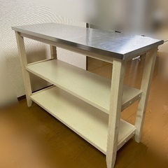 ステンレス天板の作業台の画像