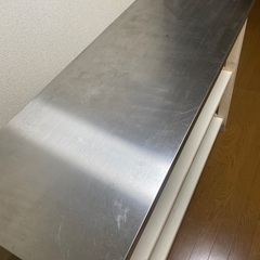 ステンレス天板の作業台の画像