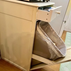 木製ゴミ箱の画像