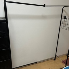 衣類収納とハンガー掛けの画像
