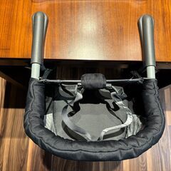 【Inglesina】ベビーチェア　テーブル付きの画像