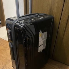 無料　スーツケース　鍵無しの画像