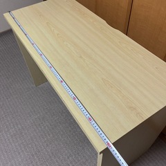 シンプルな机　パソコンデスクにいかが？の画像