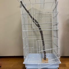 鳥かご　止まり木、水飲み、回し車など付属品の画像