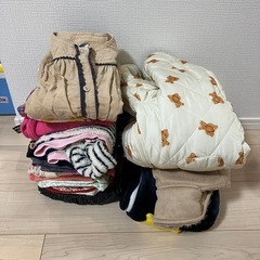 大量　子供服の画像