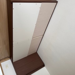 ベッドフレームとマットレスの画像