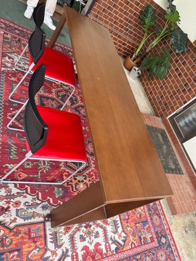 テーブルと椅子