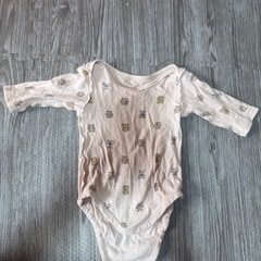 新生児のロンパース　子どもふく服の画像