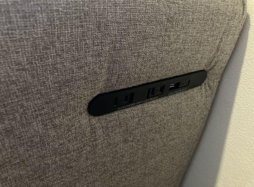 引き取りのみ　ニトリ　YAMAZEN コンセント付きカウチソファ