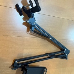 タブレットアーム 睡眠 ベッド用 テーブルサイドで使うの画像