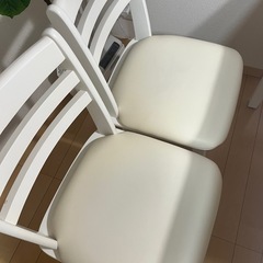 超美品！ダイニングテーブル回転式チェア4脚セットホワイトの画像
