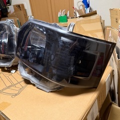 ハイエース 純正LEDヘッドライト インナーブラック仕様の画像