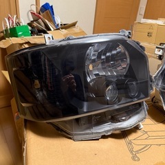 ハイエース 純正LEDヘッドライト インナーブラック仕様の画像