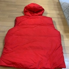 ダウンベストフード付きの画像