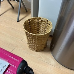 自動開閉ゴミ箱の画像