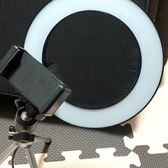 ※お譲り先決定※【無料で差し上げます】LEDリングライト　三脚　スタジオ撮影の画像