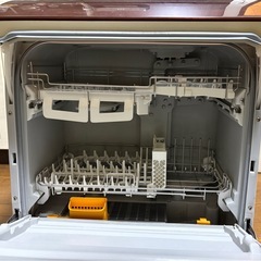 食洗機 パナソニック Panasonic NP-TR8-T 2016年製 4人家族用の画像