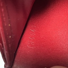 ヴィトン赤財布の画像