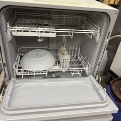 Panasonic パナソニック NP-TAE7 食器洗い乾燥機 NP-TAE7-W 2019年 食洗機の画像