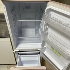 シャープ冷蔵庫の画像