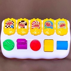 アンパンマン ひらいてぴょこん！ バンダイBANDAI ベビラボ 知育玩具 APの画像