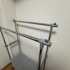 ハンガーラックの画像