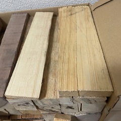 薪　木材詰め合わせ　① 80サイズ　21センチ　キャンプ　焚き火　BBQの画像