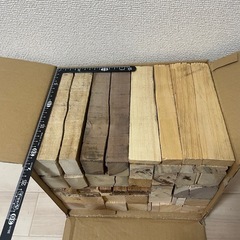 薪　木材詰め合わせ　① 80サイズ　21センチ　キャンプ　焚き火　BBQの画像
