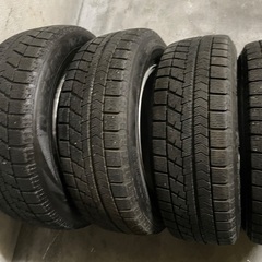 ③🔴 195/65R15 タイヤ114.3-5穴15インチ4本セット！15インチホイール＆195/65R15スタッドレスタイヤ！の画像