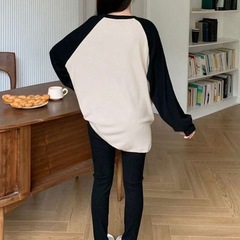 【SHEIN】グラフィック柄 ラグラントップ&スリムフィットパンツルームウェアの画像