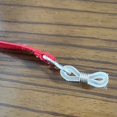 子供メガネのストラップの画像