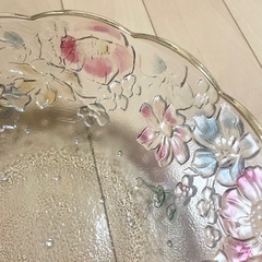花柄ガラス　ボウルの画像