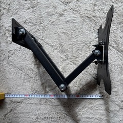 テレビモニター　壁掛け金具 アーム式 17型～42型【500円〜　中古品】の画像