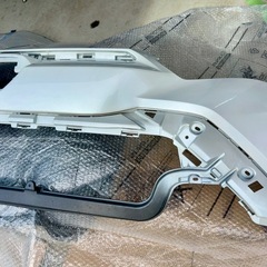 TOYOTA カローラクロス フロントバンパー トヨタの画像