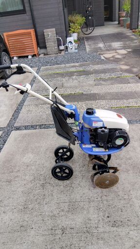 ISEKI 耕運機パンジーKM27  99㏄　2.7馬力＋ガソリン携行缶10L ISEKI 耕運機パンジーKM27 99㏄2.7馬力＋ガソリン携行缶10L (老蟹
