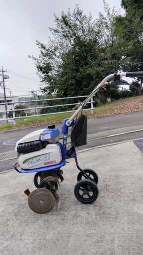 ISEKI 耕運機パンジーKM27 99㏄2.7馬力＋ガソリン携行缶10L (老蟹