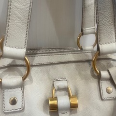 Yves Saint Laurent ミューズの画像