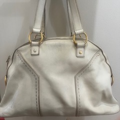 Yves Saint Laurent ミューズの画像