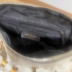 Yves Saint Laurent ミューズの画像