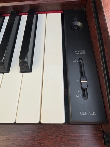 中古美品 YAMAHAヤマハ電子ピアノCLP-535M 2016年製　専用椅子付き