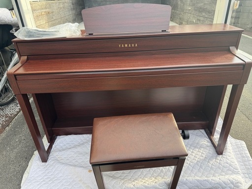 中古美品 YAMAHAヤマハ電子ピアノCLP-535M 2016年製　専用椅子付き