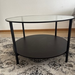ガラステーブルの画像